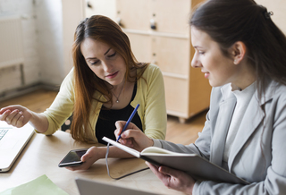 Apprendimento Adattivo: Il Futuro della Formazione per Studenti e Aziende